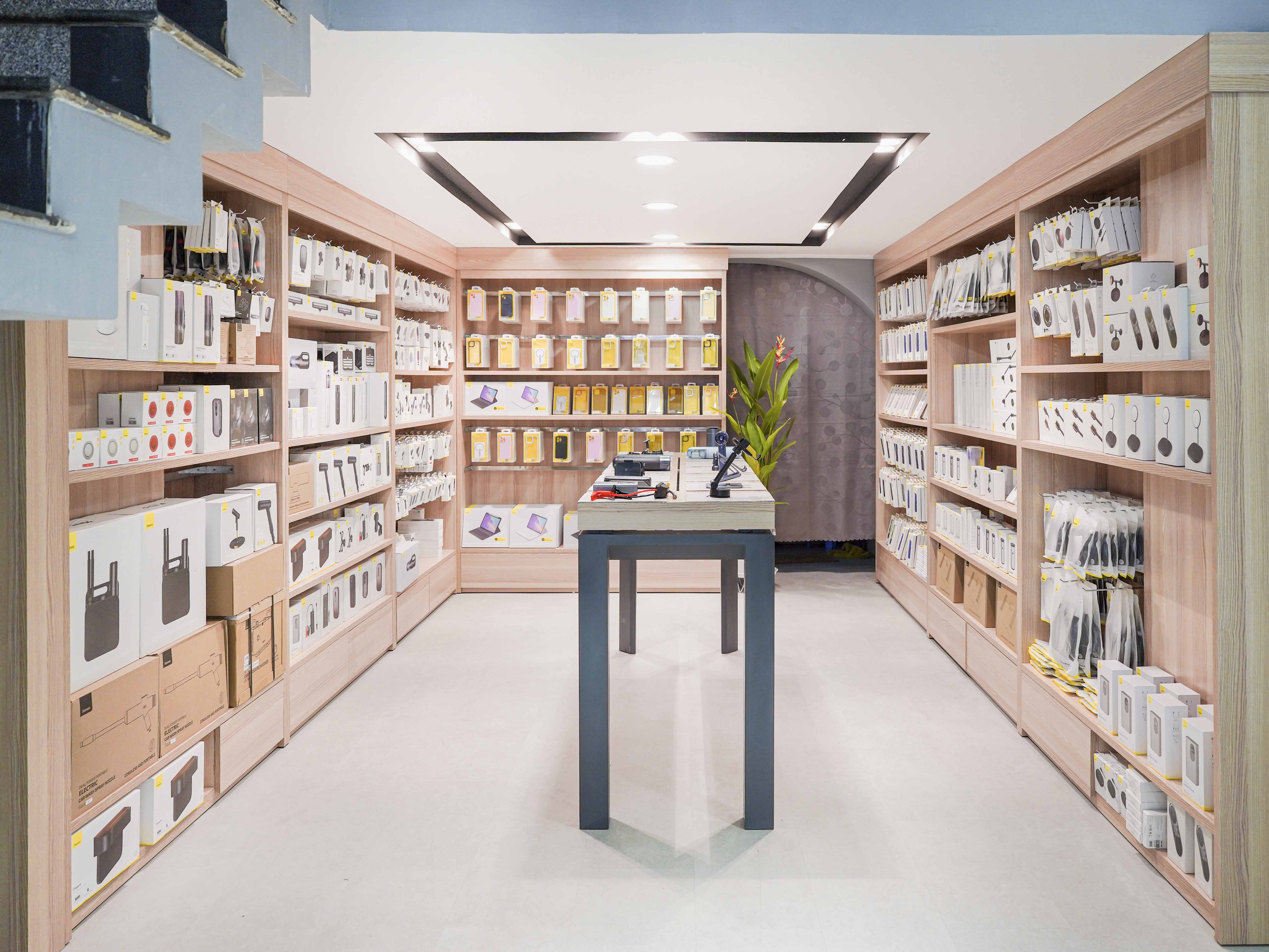 展柜设计的工业化思维：标准模块+个性组合如何降低成本